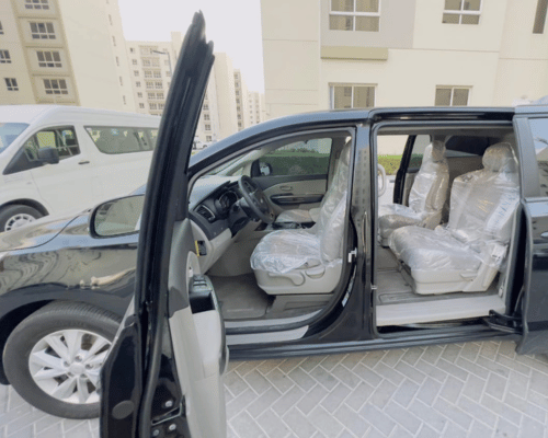 7 Seater Car Rental Kia Sedona Slide 2